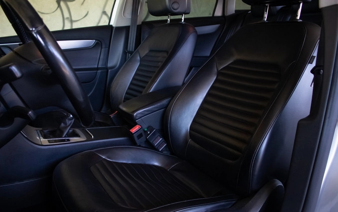 Volkswagen Passat cena 17900 przebieg: 400213, rok produkcji 2010 z Radom małe 704